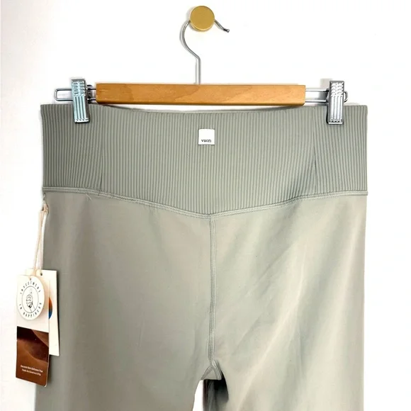 NWT-Vuori Rib Studio Legging Size XL
Women's Color-Eucalyptus - Picture 3 of 7